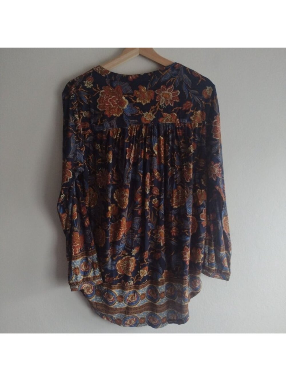 Lucky Brand Floral Blouse L Navy Tan Knit Relaxed Fit Tunic Top - Picture 6 of 9